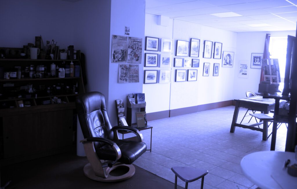 L'espace galerie de l'atelier, exposition à l'atelier d'artiste de Romain Louvel à Rouans, Pornic, Pays de Retz.